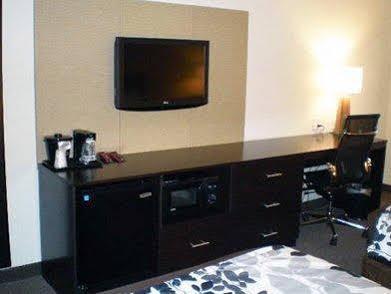 Hotel Sleep & Indoor Waterpark Liberty