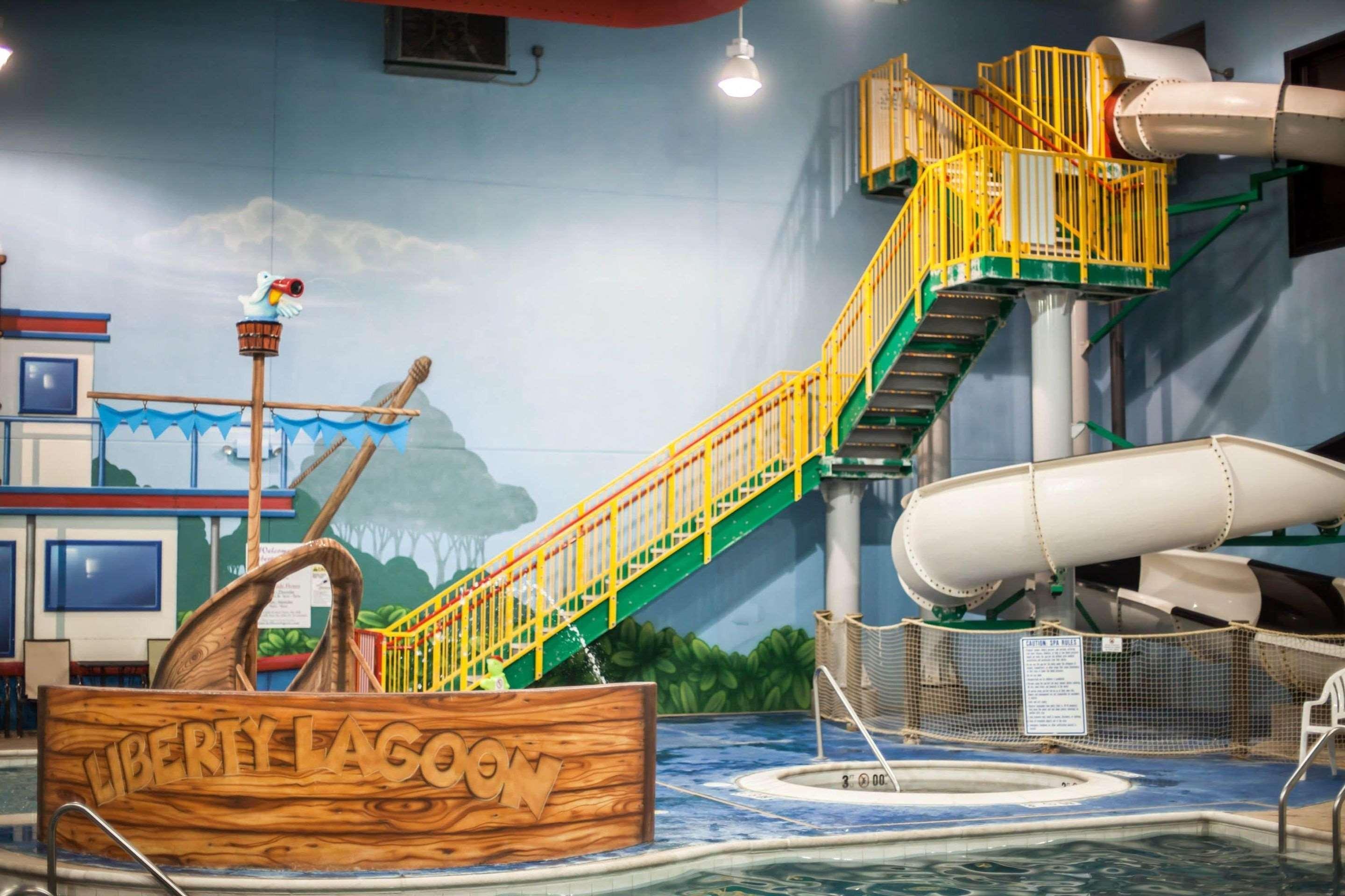 Sleep & Indoor Waterpark 3* Liberty