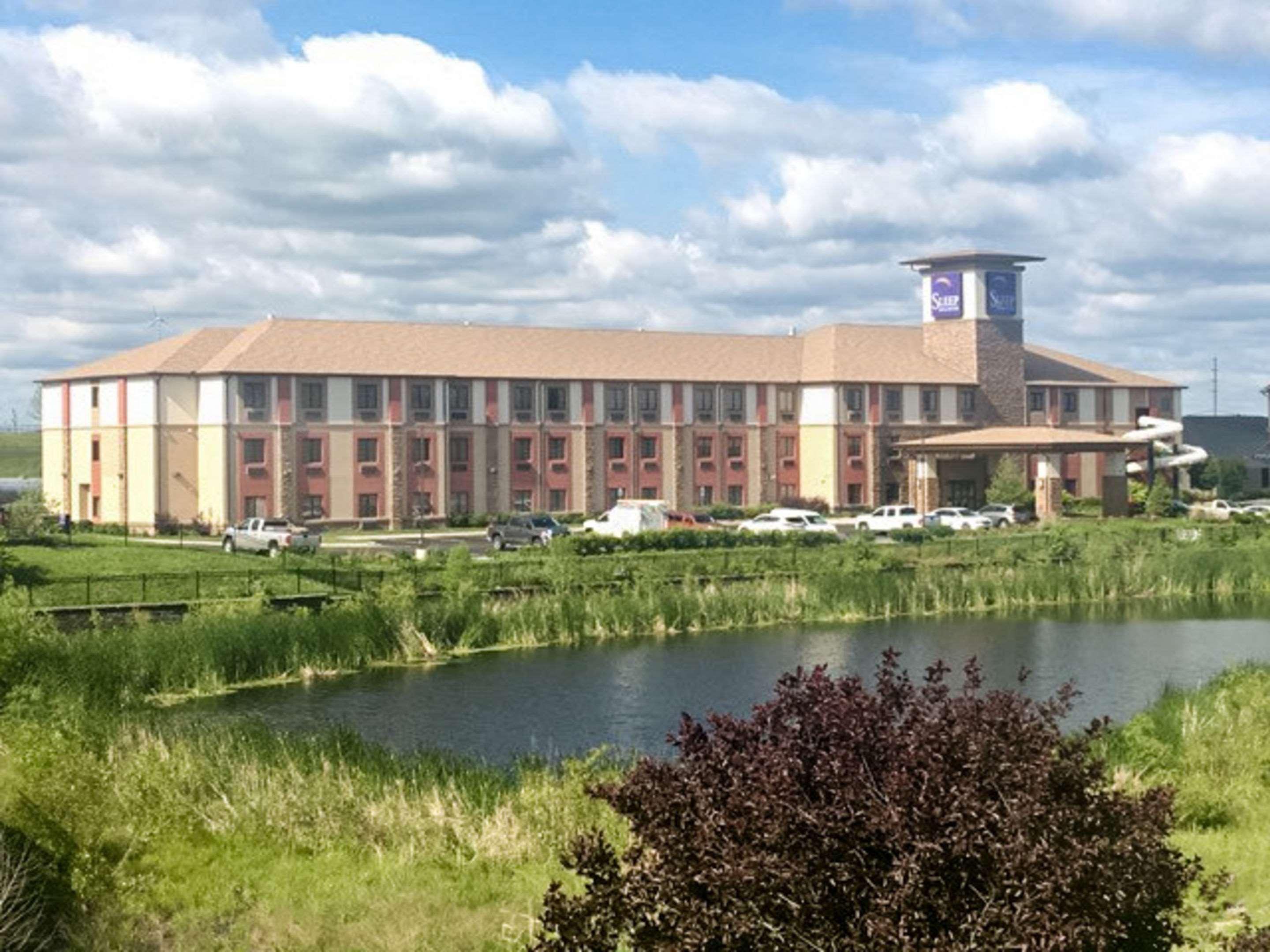 Sleep & Indoor Waterpark 3* Liberty