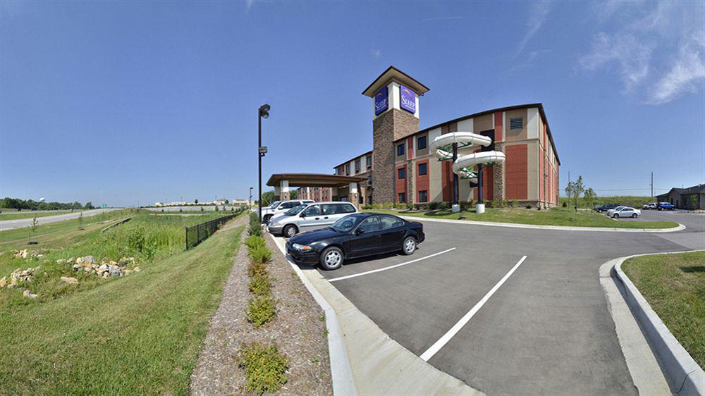 Sleep & Indoor Waterpark Hotel